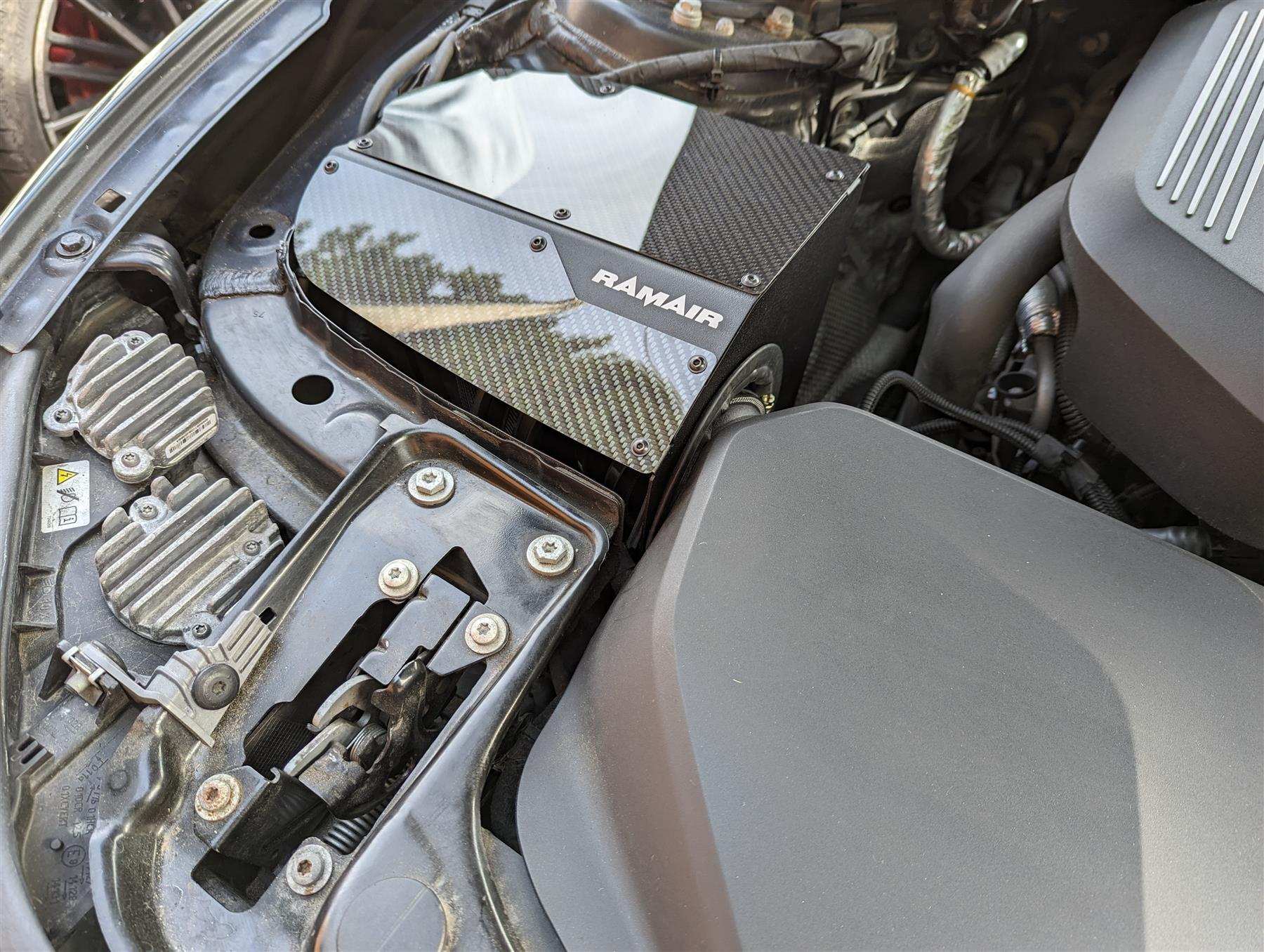 Performance Pleated Induction Kit With Carbon Lid to fit BMW 1/2/3/4 Series 2.0T B48 - Performance HQ - United Kingdom