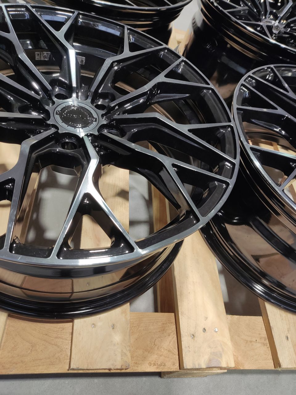 Set of CVR1 19x8 ET25 + 19x9 ET40 5x112 Double Tinted Black