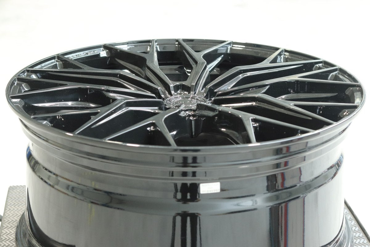 Concaver CVR1 23x10 Platinum Black