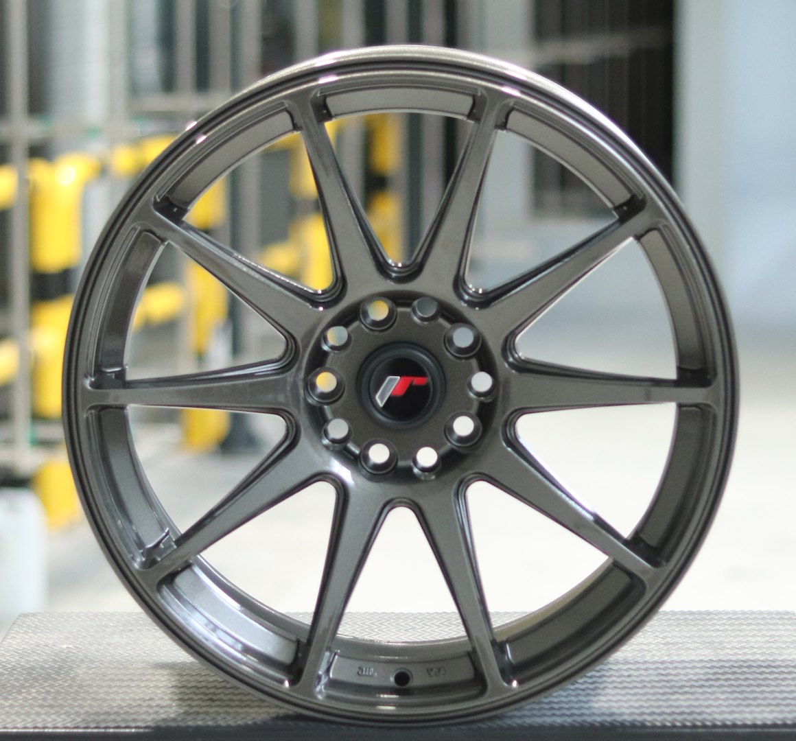 JR Wheels JR11 18x8