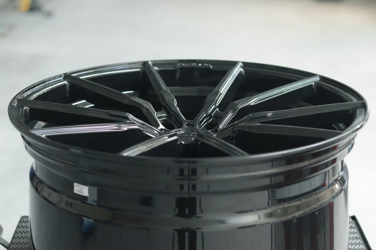 Concaver CVR4 22x11 Platinum Black