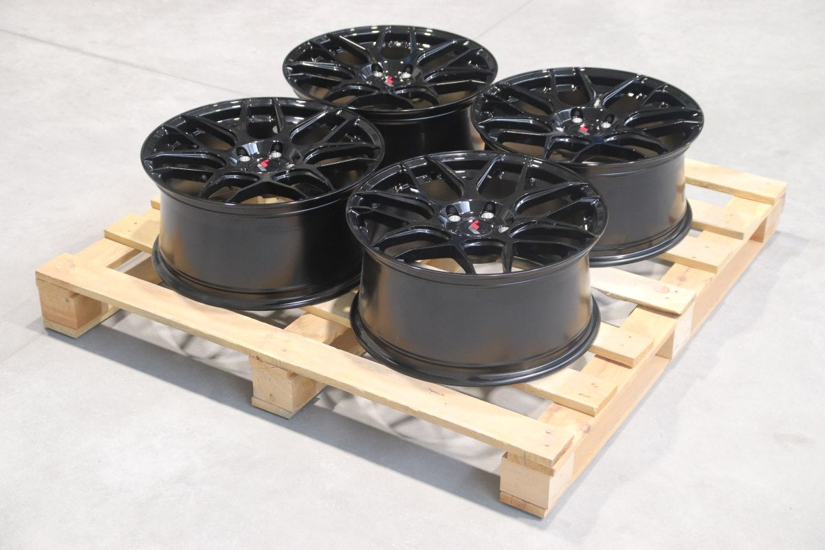 Set of JR18 18x8