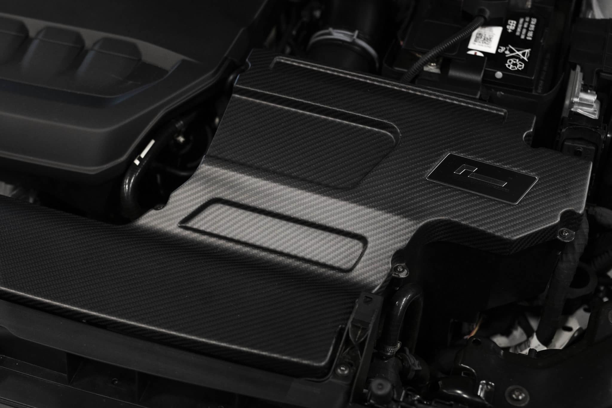 Racingline R600 Carbon Fibre Intake Lid – Gloss/Matte Finish